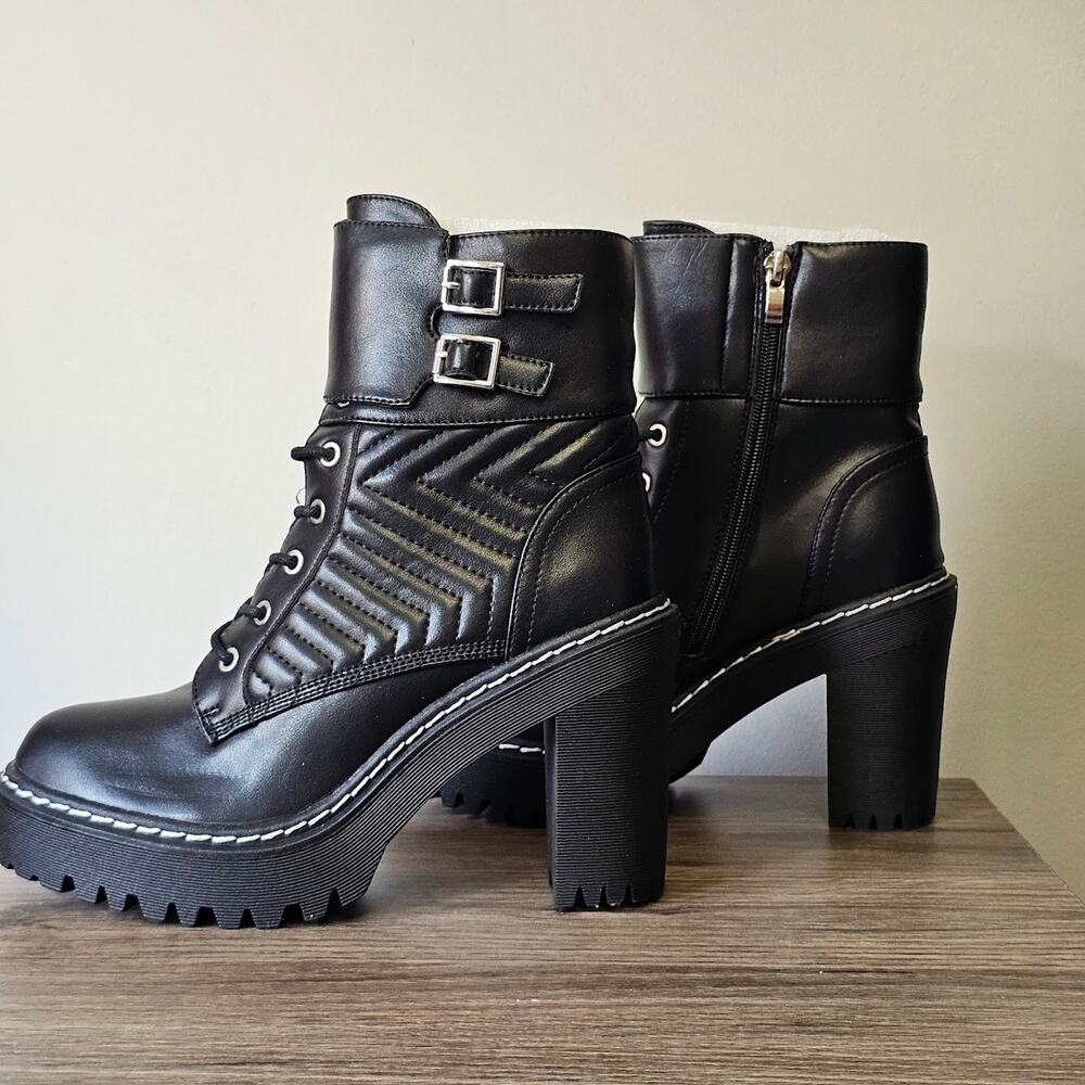XOXO Women's Jackie Chunky Combat Bootie Size  7 Black NWT